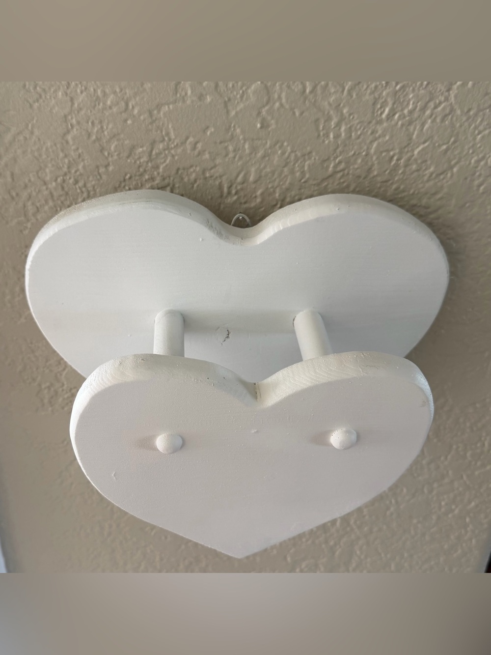 White Heart-Shaped Wooden Wall Quilt/Towel Holder